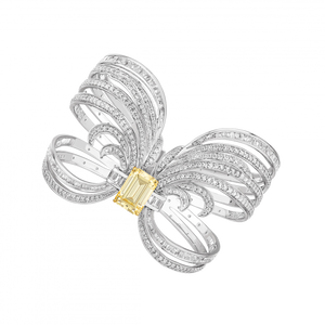 76423